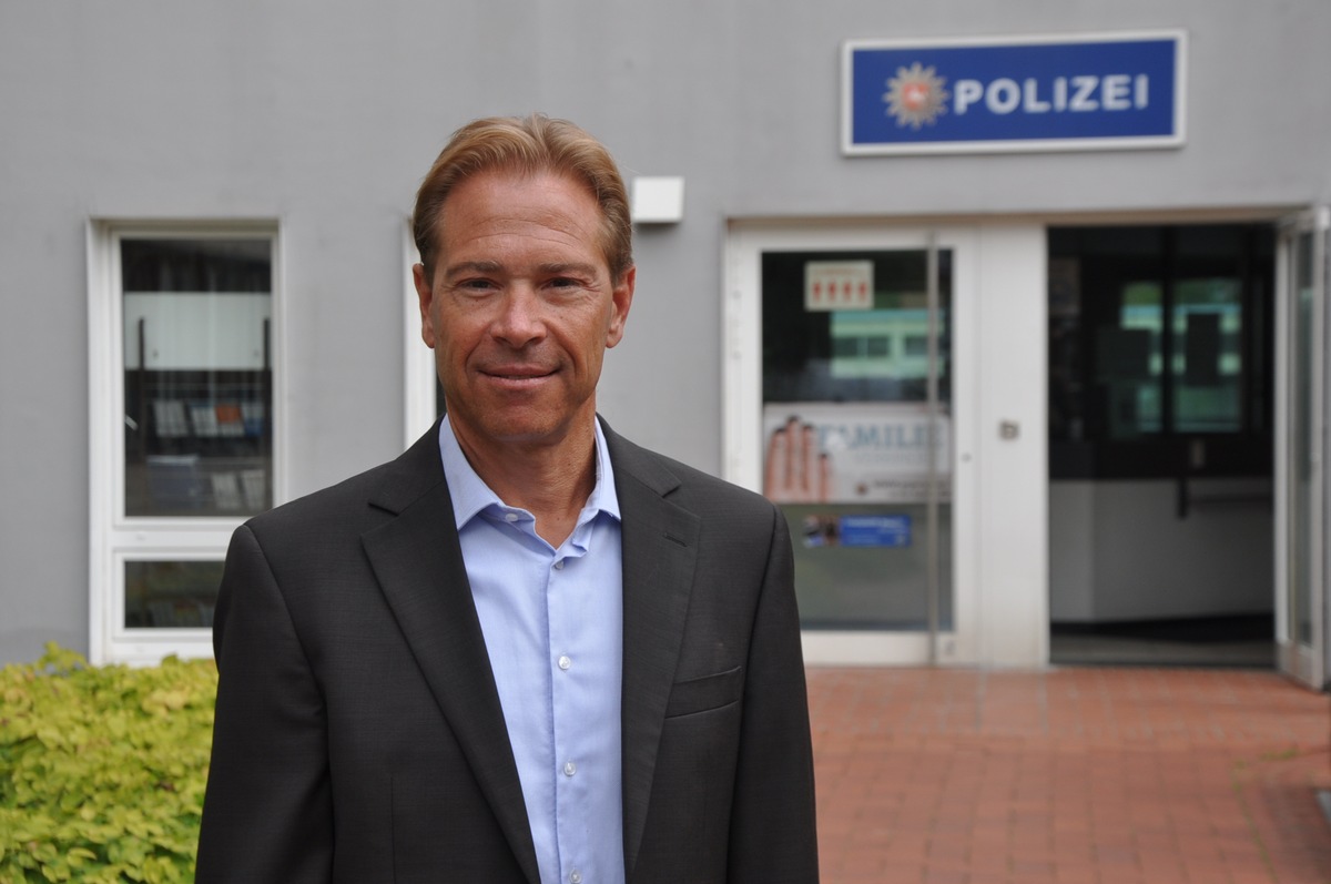 POL-LG: ++ &quot;Personalkarussell dreht sich&quot; -&gt; &quot;neue Führung&quot; bei der Polizeiinspektion Lüneburg/Lüchow-D./Uelzen ++ Vorstellung des Leiter ZKD, POR Holger Burmeister, und Leiter Einsatz, POR Wilfried Reinke ++