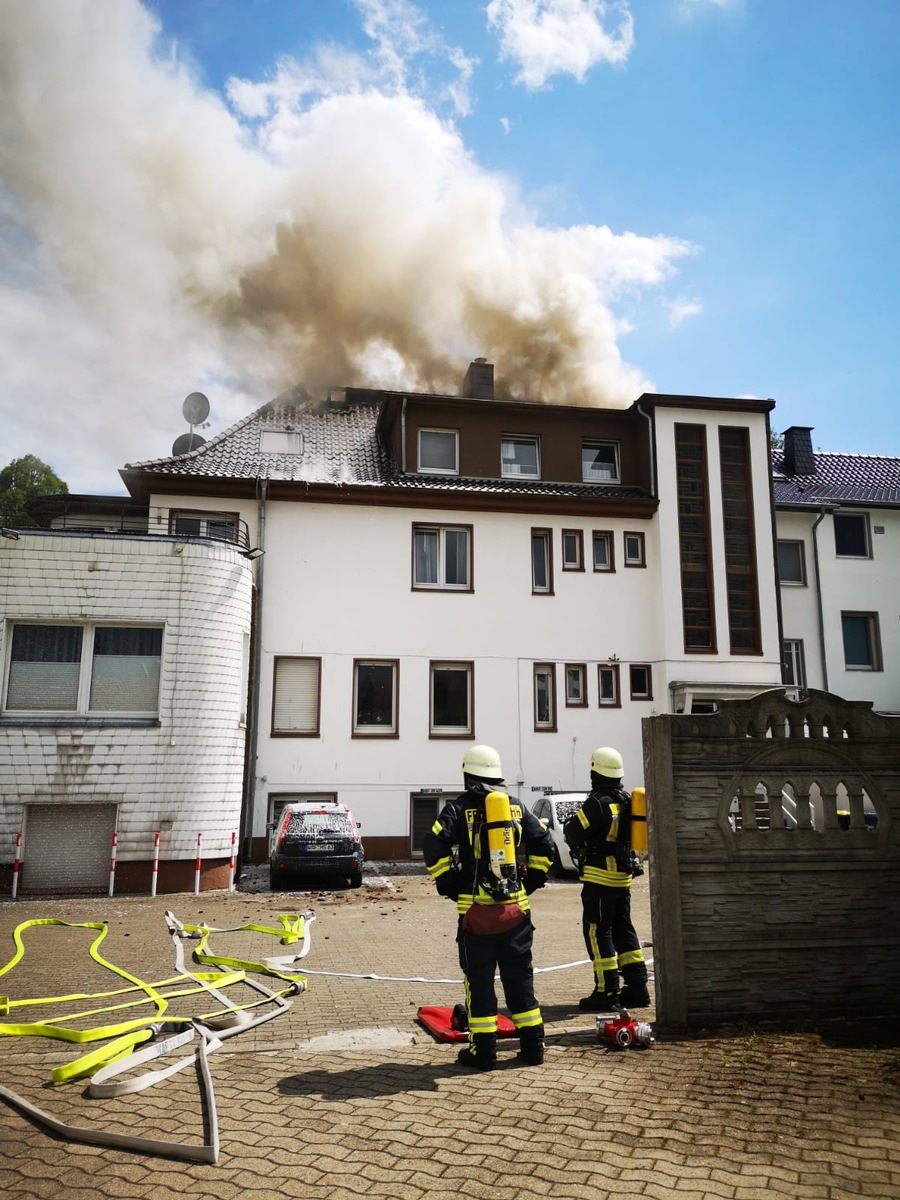 FW-WAF: Dachstuhlbrand