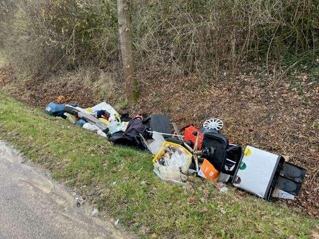 POL-NI: Lüdersfeld - Zeugenaufruf nach illegaler Müllentsorgung