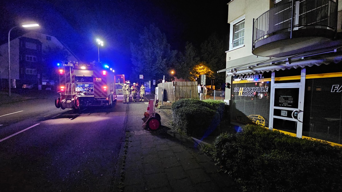 FW Burscheid: Essen auf Herd sorgt für Einsatz - Rauchmelder schlägt Alarm