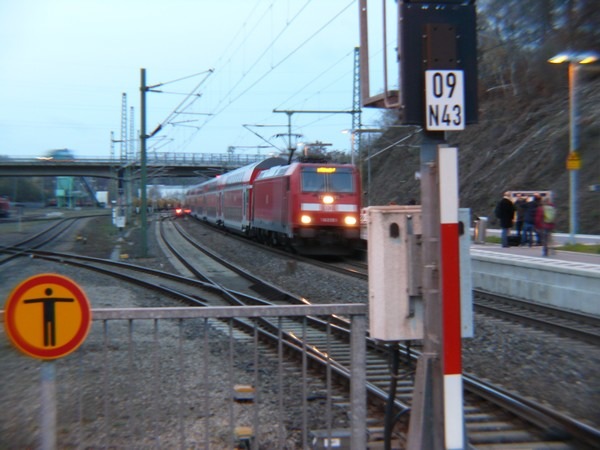 BPOL NRW: Bundespolizei warnt vor lebensgefährlichem Verhalten von Bahnreisenden