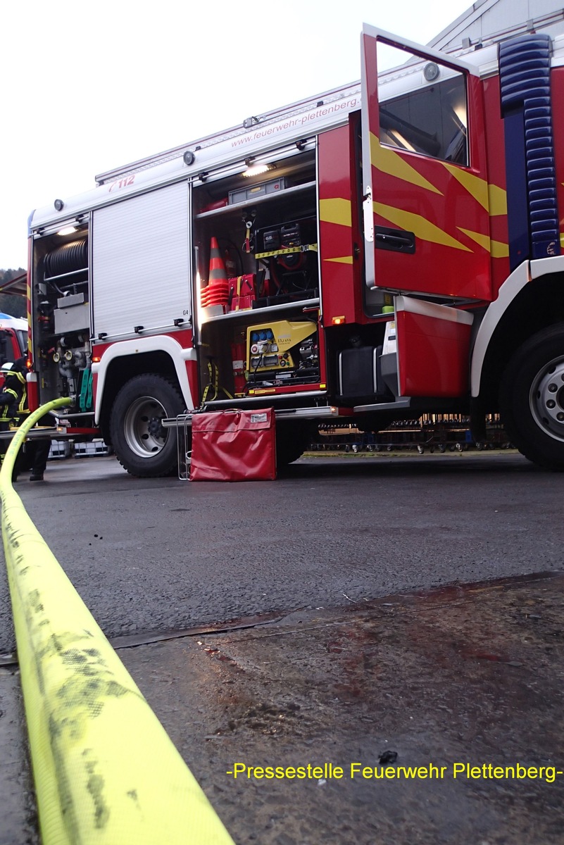 FW-PL: Maschinenbrand in Industriebetrieb im OT Stadtmitte schnell gelöscht