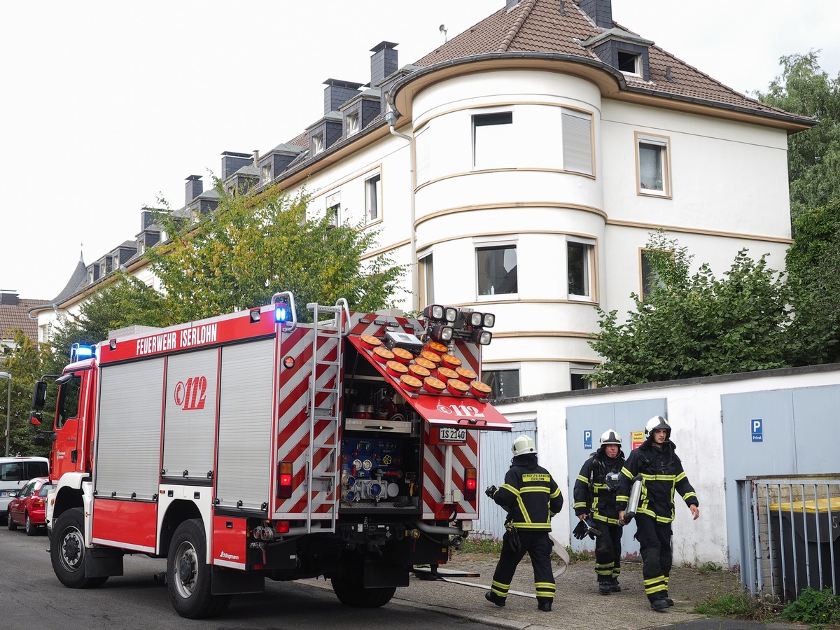 FW-MK: Unklare Rauchentwicklung aus Gebäude