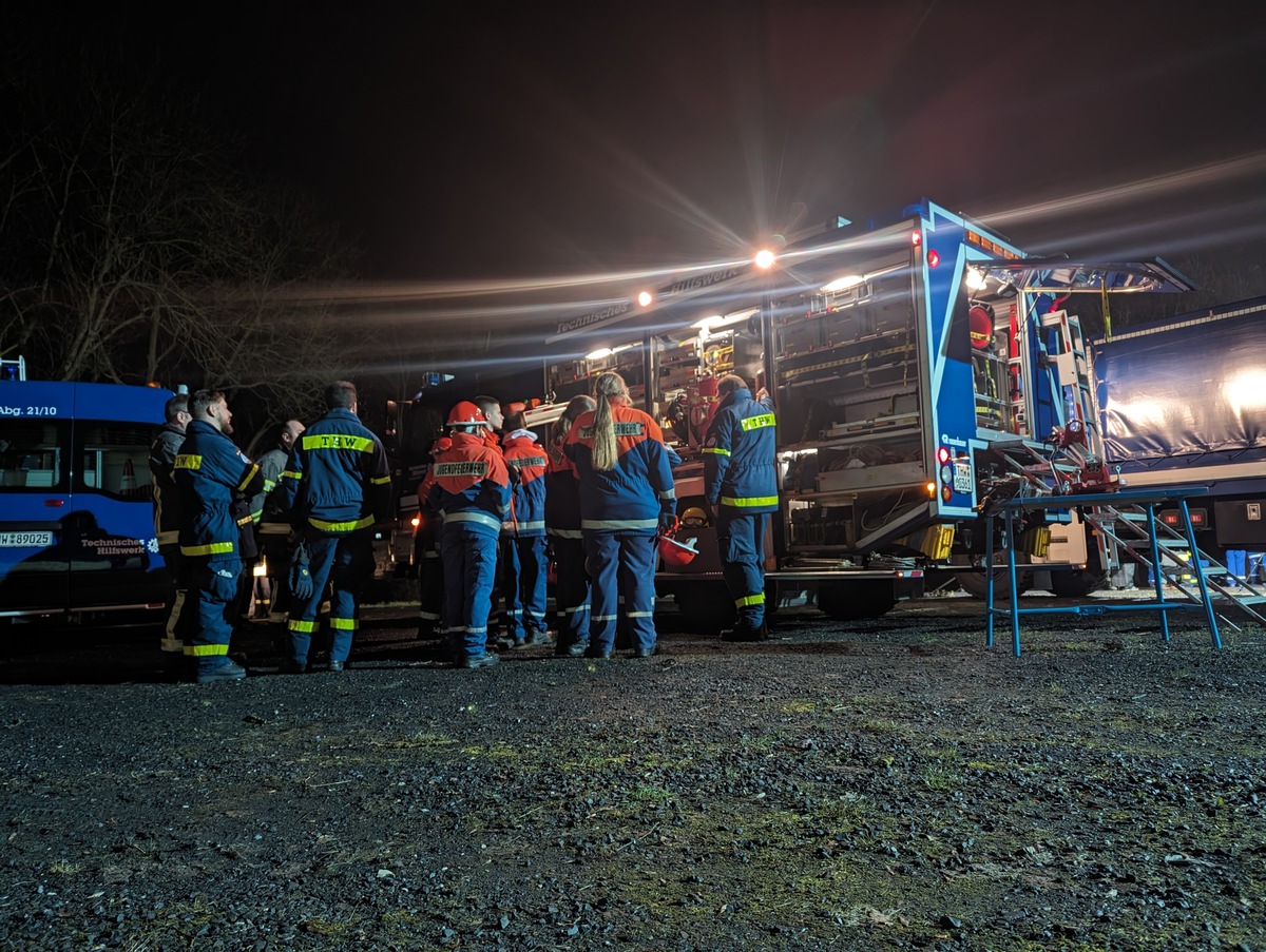 FW-AR: Übungsabend der Jugendfeuerwehr Arnsberg mit Präsentation des THW