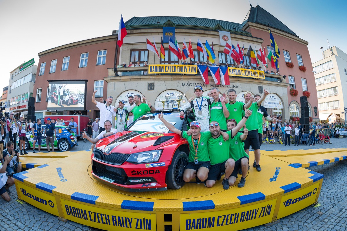 SKODA Triumph bei der Barum-Rallye: Jan Kopecky verteidigt Titel in der Tschechischen Rallye-Meisterschaft (FOTO)