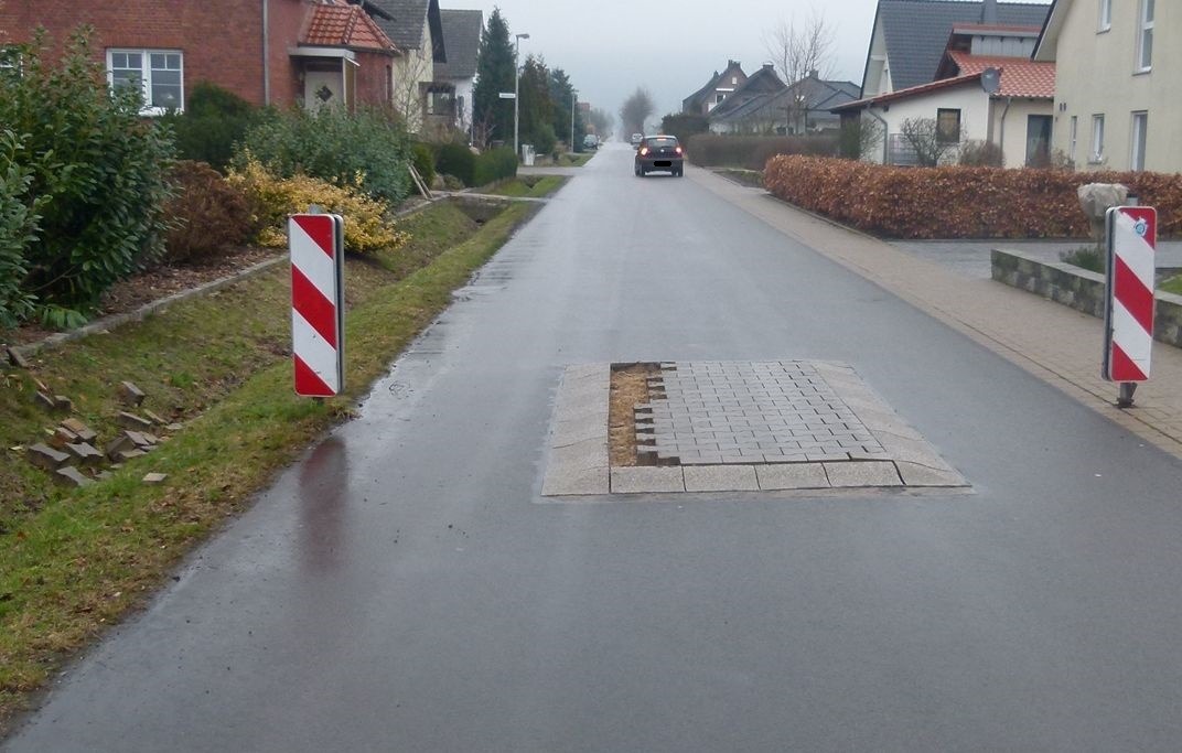 POL-MI: Gefährliche Eingriffe in den Straßenverkehr: Polizei bittet um Zeugenhinweise