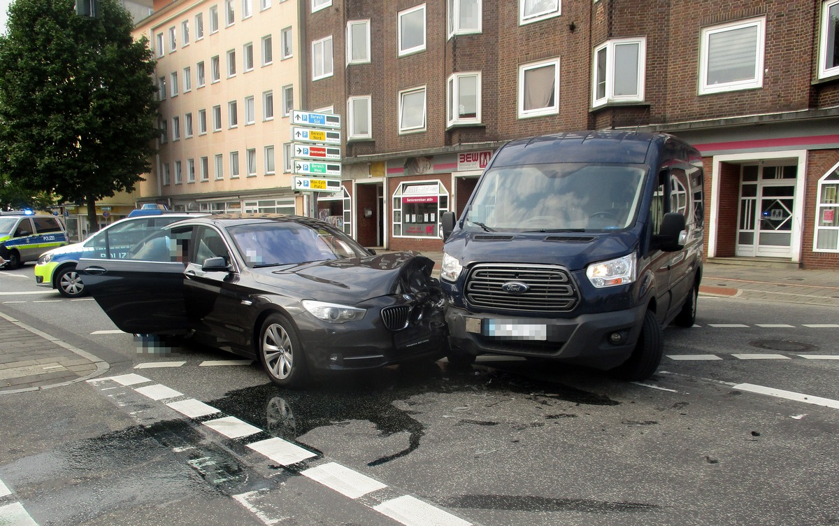 POL-Bremerhaven: Unfall auf der Hafenstraße: Verkehrsbehinderungen