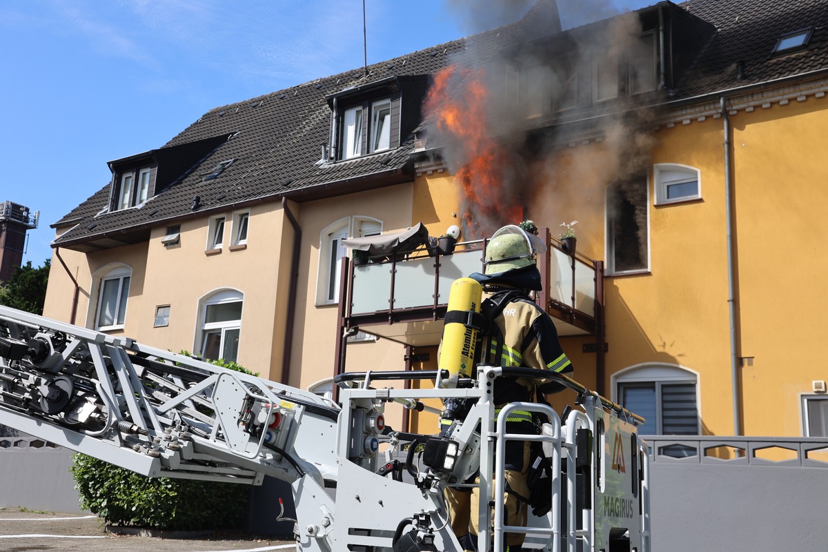 FW-E: Wohnungsbrand in einem Mehrfamilienhaus - keine Verletzten