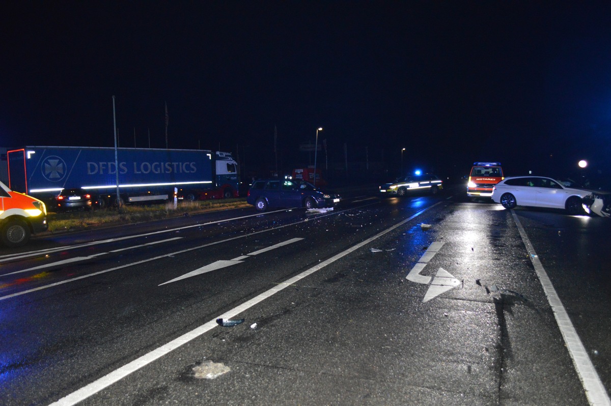 POL-STD: Motorroller am Horneburger Bahnhof entwendet, Horneburger Polizei sucht Unfallverursacher und Zeugen, Verkehrsunfall mit drei leicht verletzten Personen auf der B 73 in Stade - Polizei sucht Zeugen