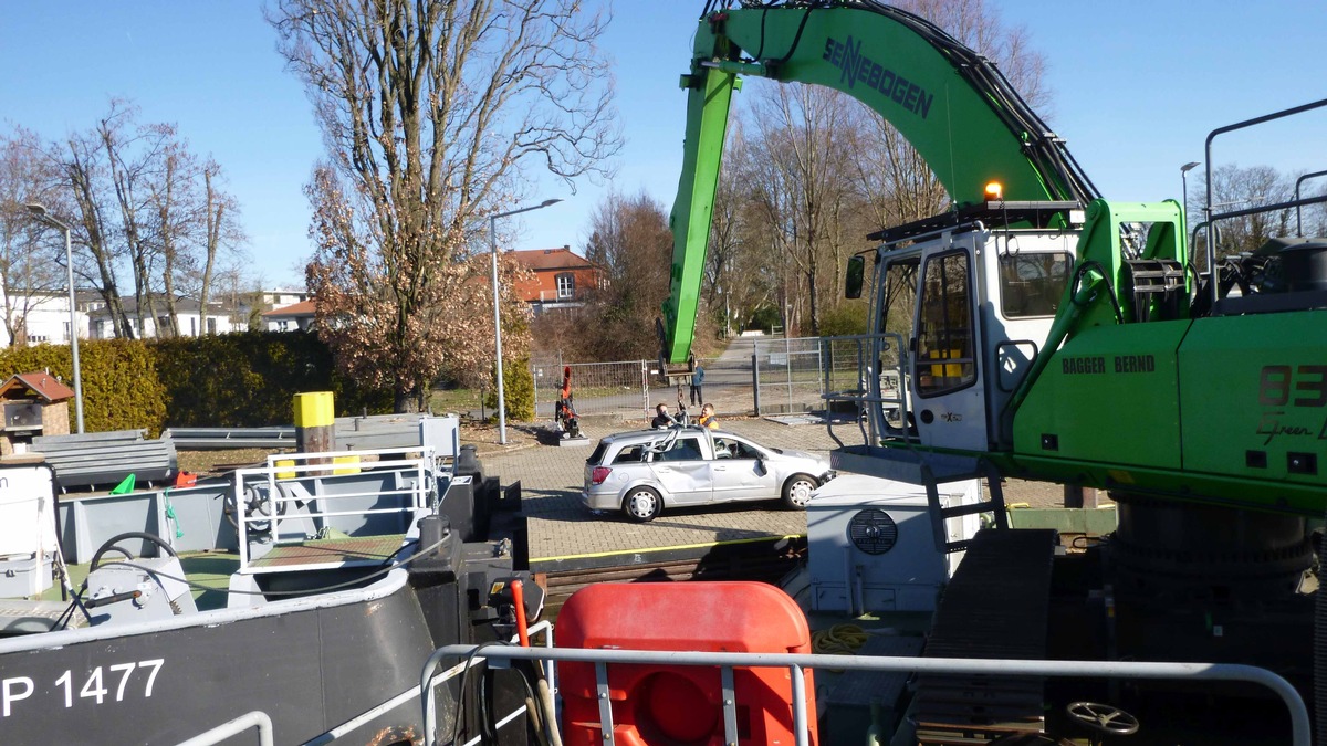 POL-HBPP: Pkw in Großauheim aus dem Main geborgen