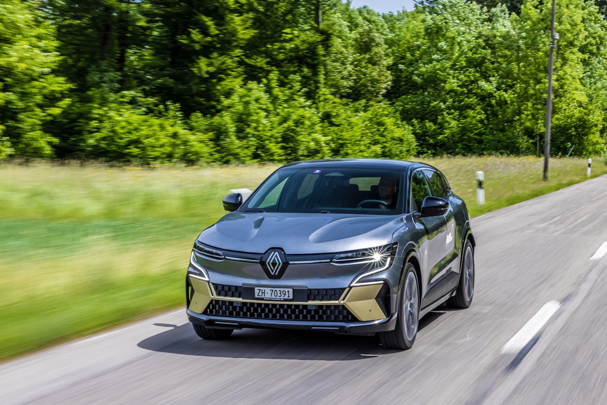 Renault Verkäufe Schweiz 2022: Renault verkaufte 2022 bereits 47% E-Tech Autos und bleibt Nr. 1 bei Elektro-Transportern in der Schweiz