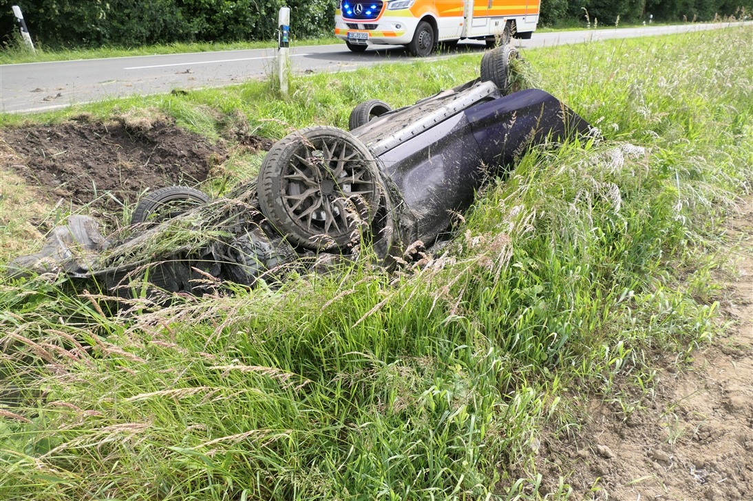 POL-COE: Havixbeck, L874/ Auto überschlägt sich