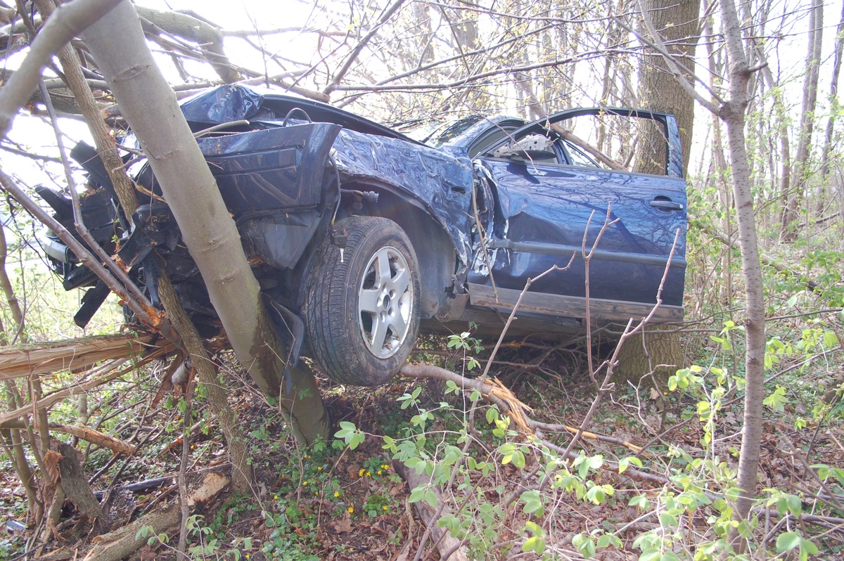 POL-STH: Schwerer Verkehrsunfall auf der Umgehungsstraße