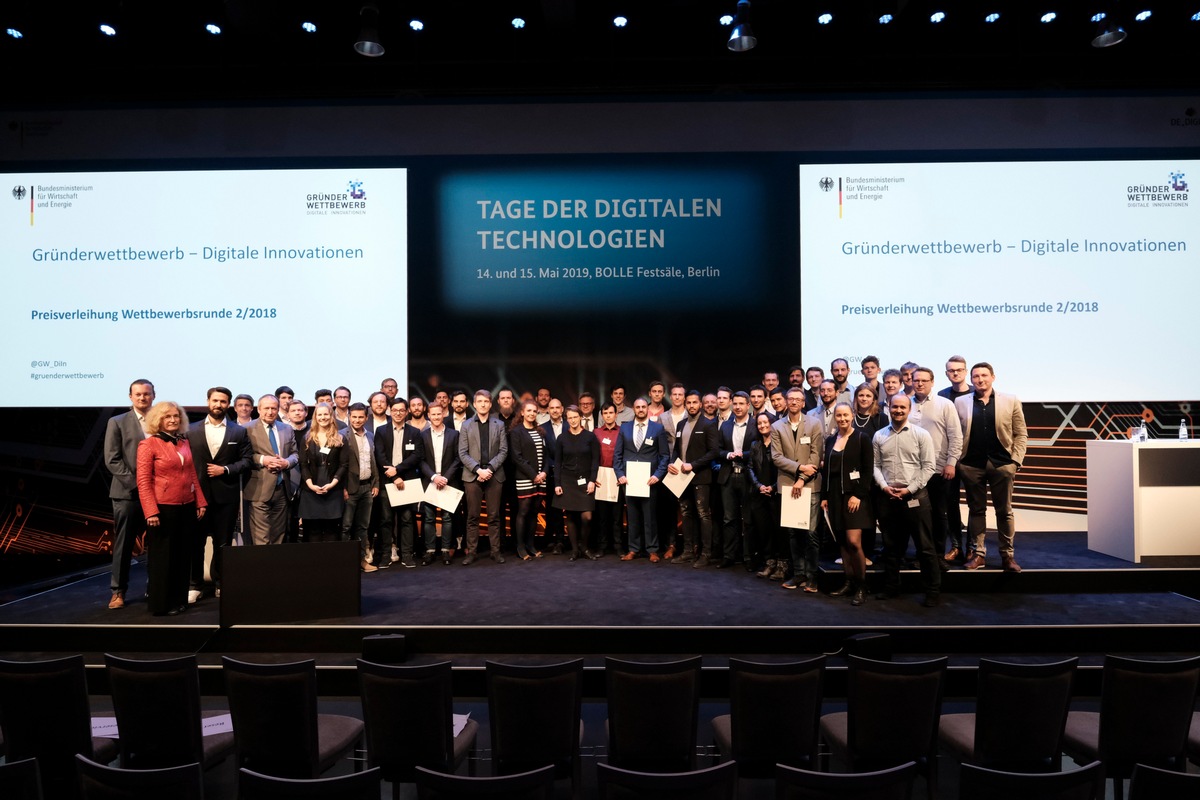 Preisverleihung auf den Tagen der digitalen Technologien in Berlin: Gewinner des &quot;Gründerwettbewerb - Digitale Innovationen&quot; ausgezeichnet