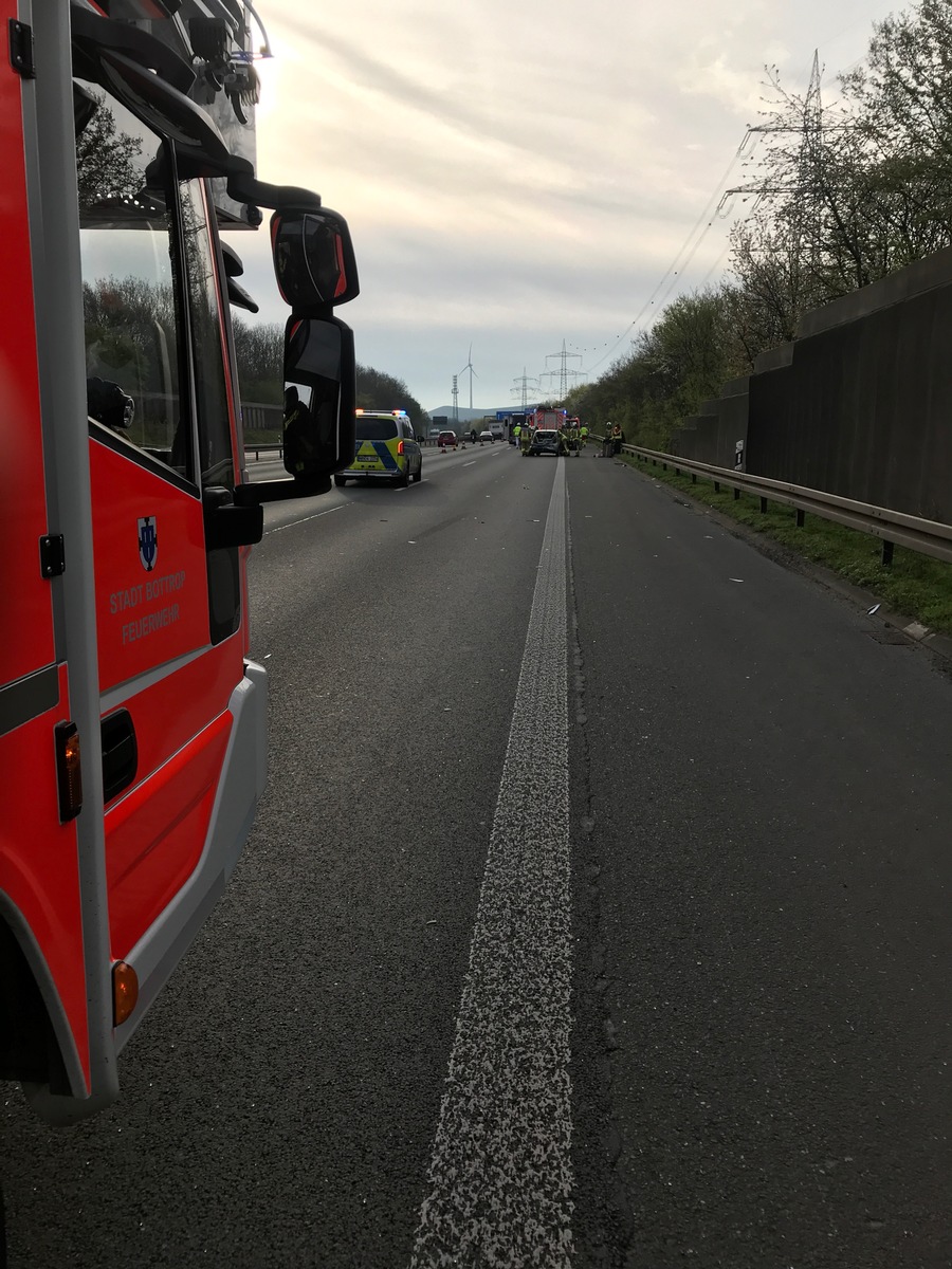 FW-BOT: Verkehrsunfall mit 2 PKW auf der BAB 2