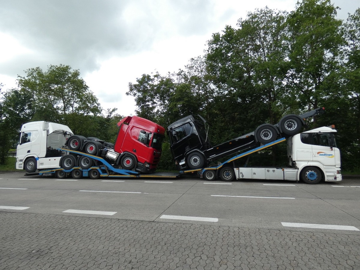 POL-CUX: Überladenen Sattelzug stillgelegt (Lichtbild in der Anlage)