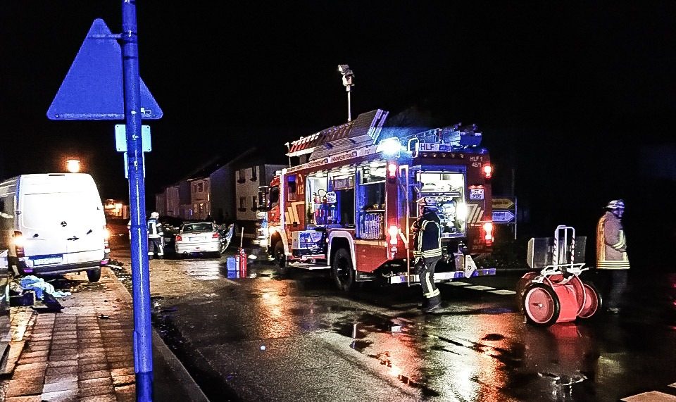 POL-PDLU: (Frankenthal) - zwei Verletzte nach Verkehrsunfall