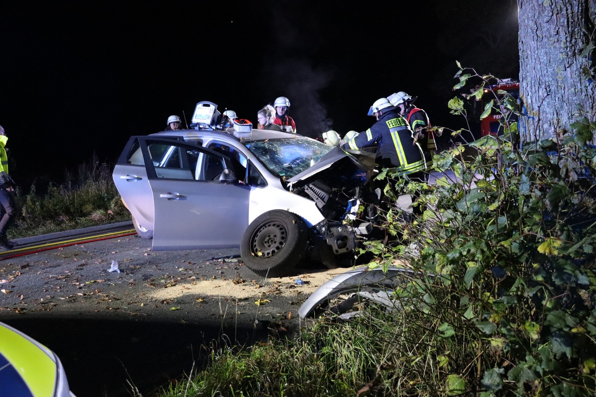 FFW Schiffdorf: 54 Jähriger bei Verkehrsunfall schwer verletzt - L143/Geestensether Straße voll gesperrt