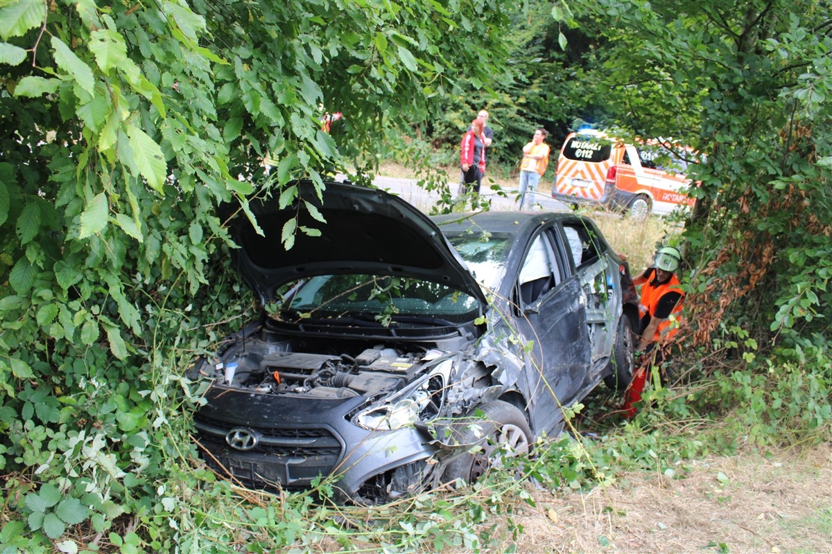 POL-RBK: Kürten - Schwerer Verkehrsunfall mit zwei Verletzten