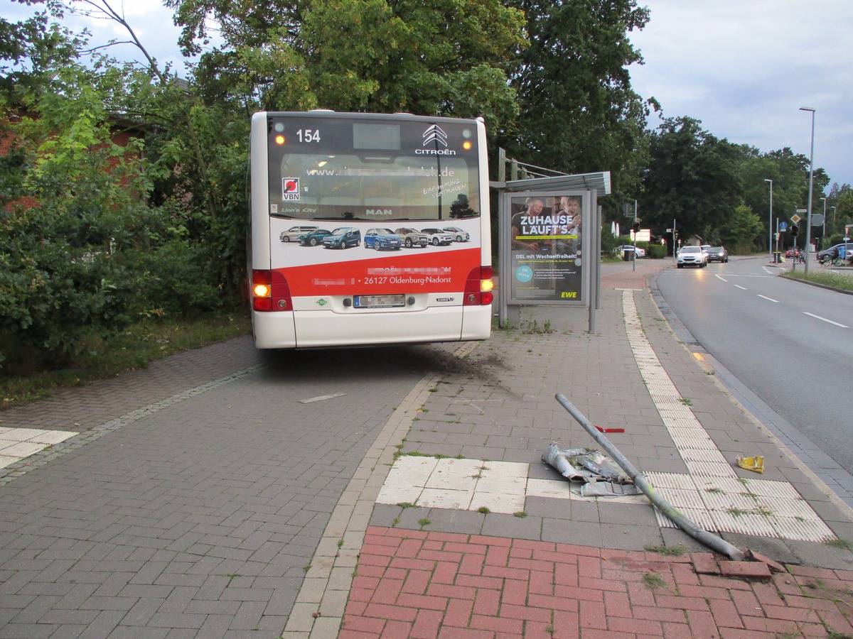 POL-OL: +++ Unfall mit Linienbus +++