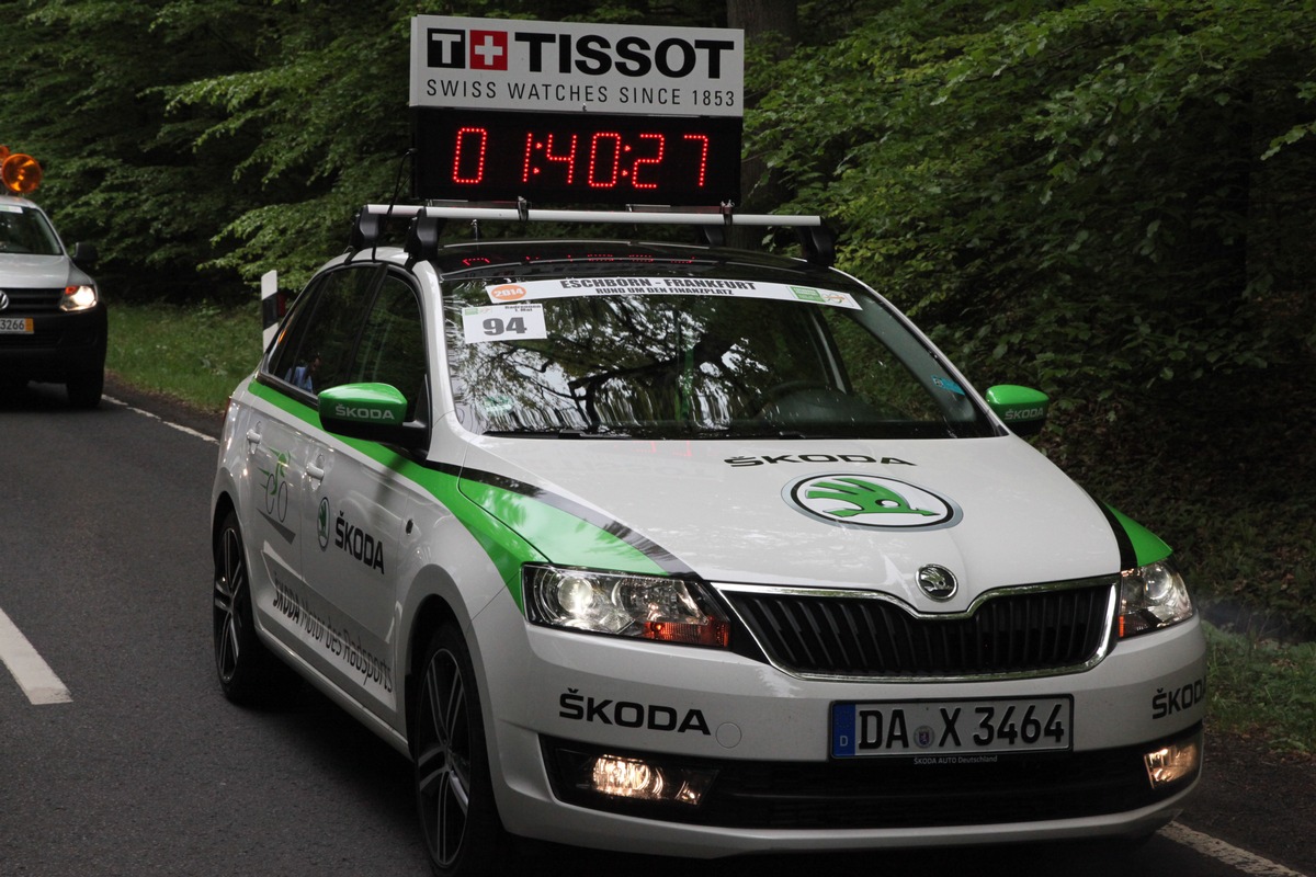 SKODA macht als Fahrzeugpartner den Garmin Velothon Berlin 2014 mobil (FOTO)