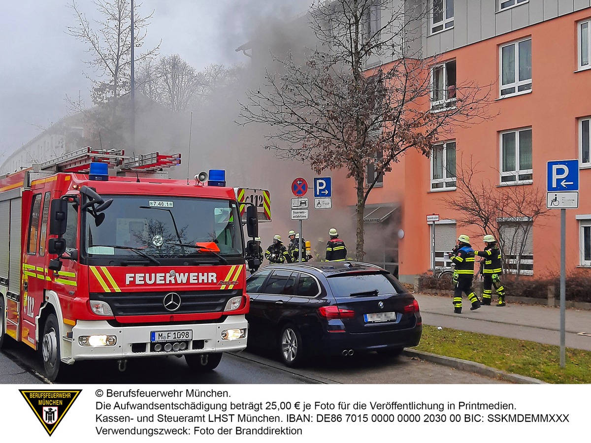 FW-M: Rauchentwicklung im Treppenhaus (Harthof)