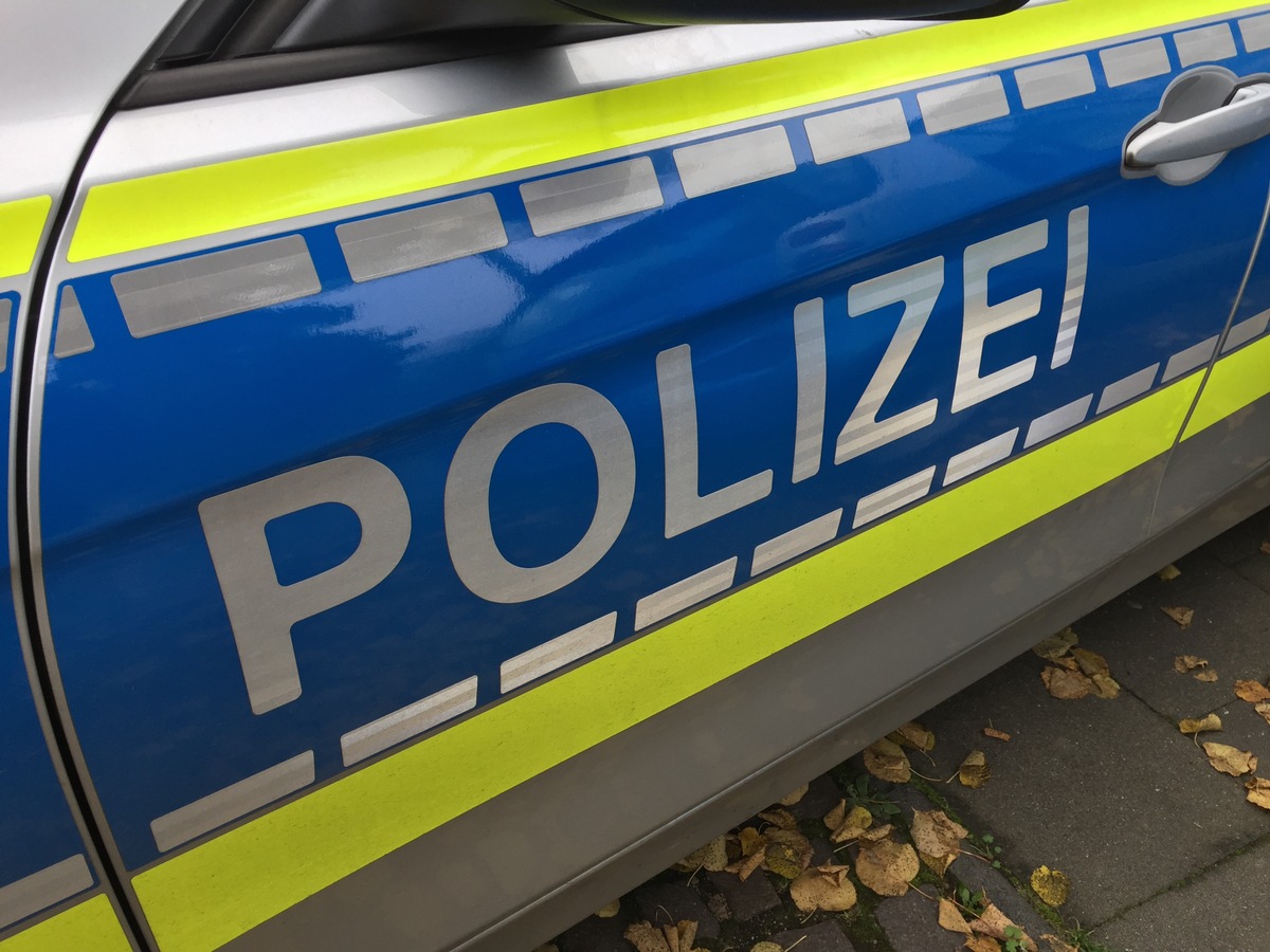 POL-REK: Rucksack entrissen- Bergheim