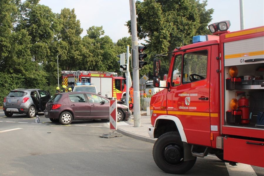 POL-COE: Senden, B235/Vier Verletzte bei Unfall