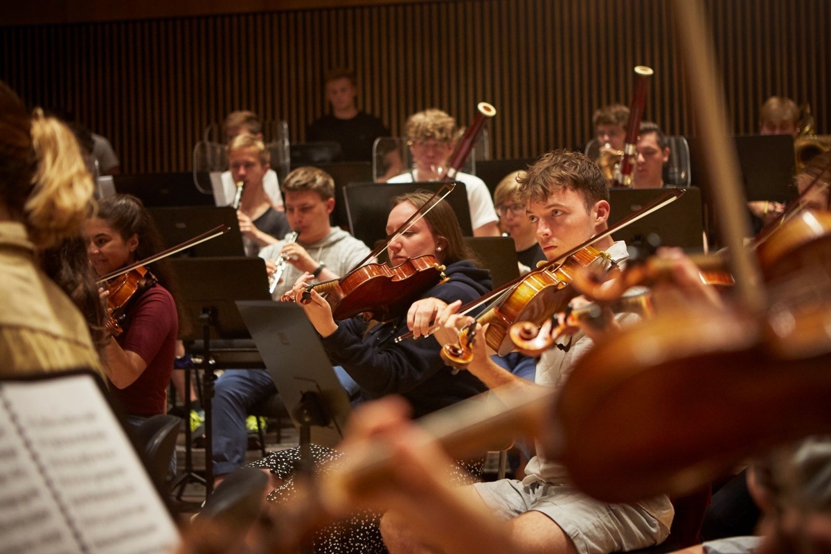 Bundesjugendorchester auf Sommertournee mit Martynas Levickis und Clemens Schuldt