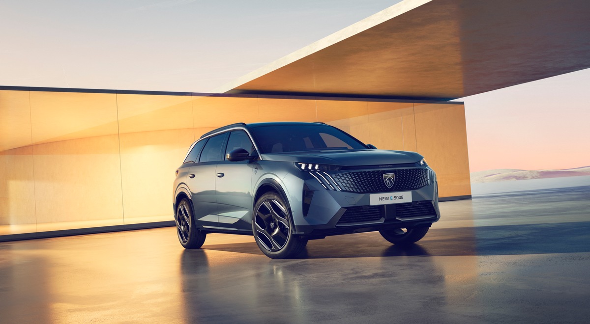 Neuer PEUGEOT E-5008*: Elektro-SUV der Extraklasse