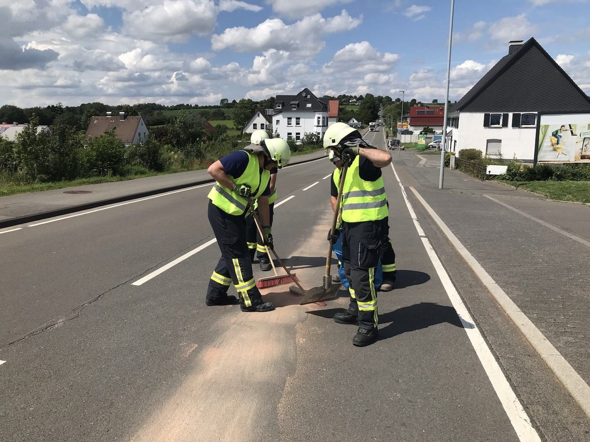 FW-EN: Ölspuren im Stadtgebiet Breckerfeld