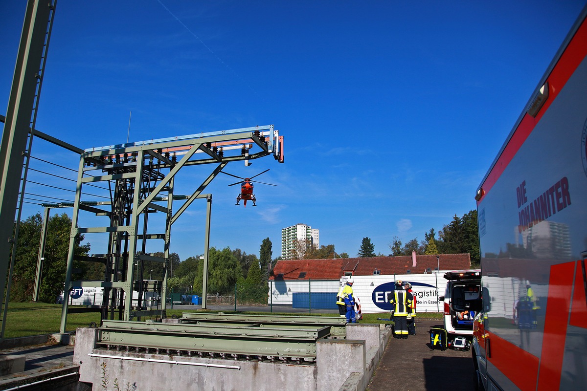 FW-E: Betriebsunfall in Umspannanlage, ein Mitarbeiter lebensgefährlich verletzt