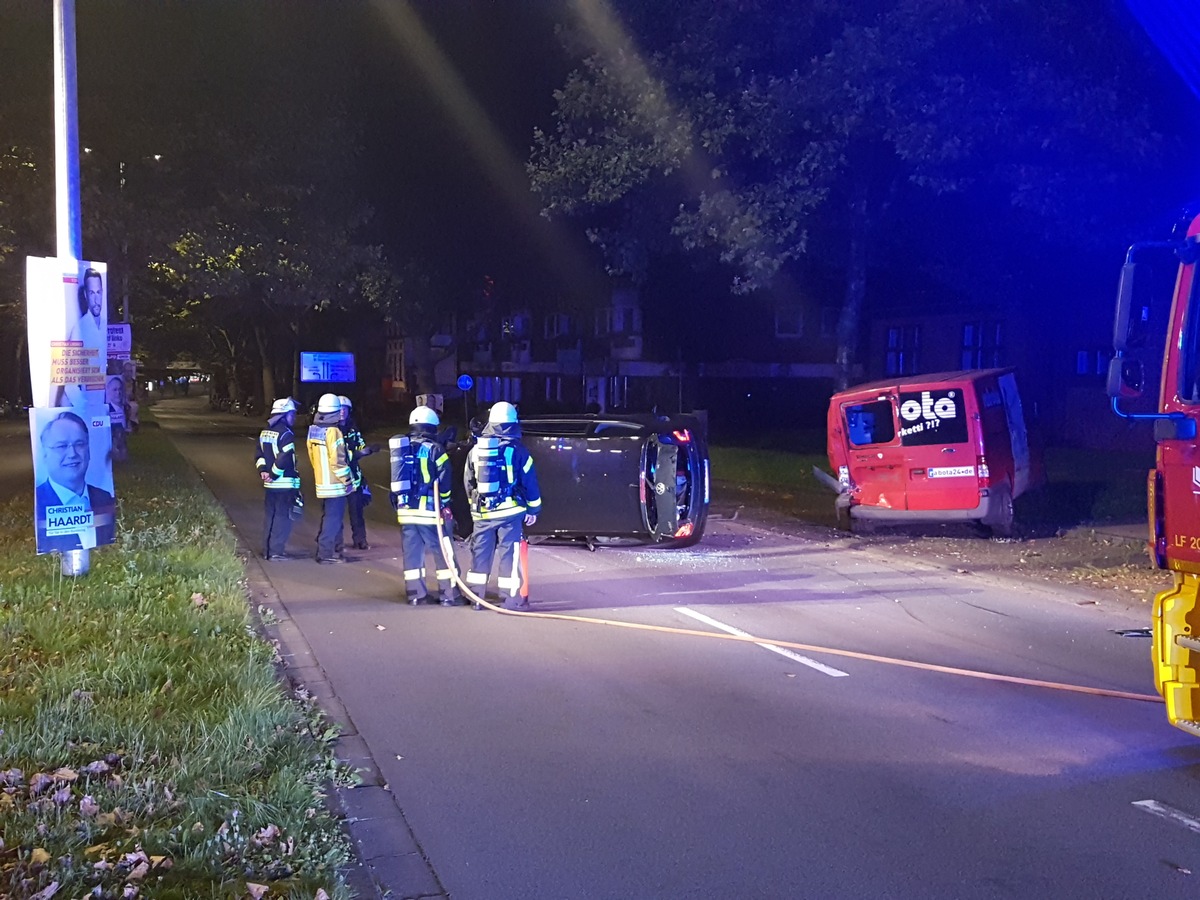 FW-BO: Schwerer Verkehrsunfall auf der Königsallee