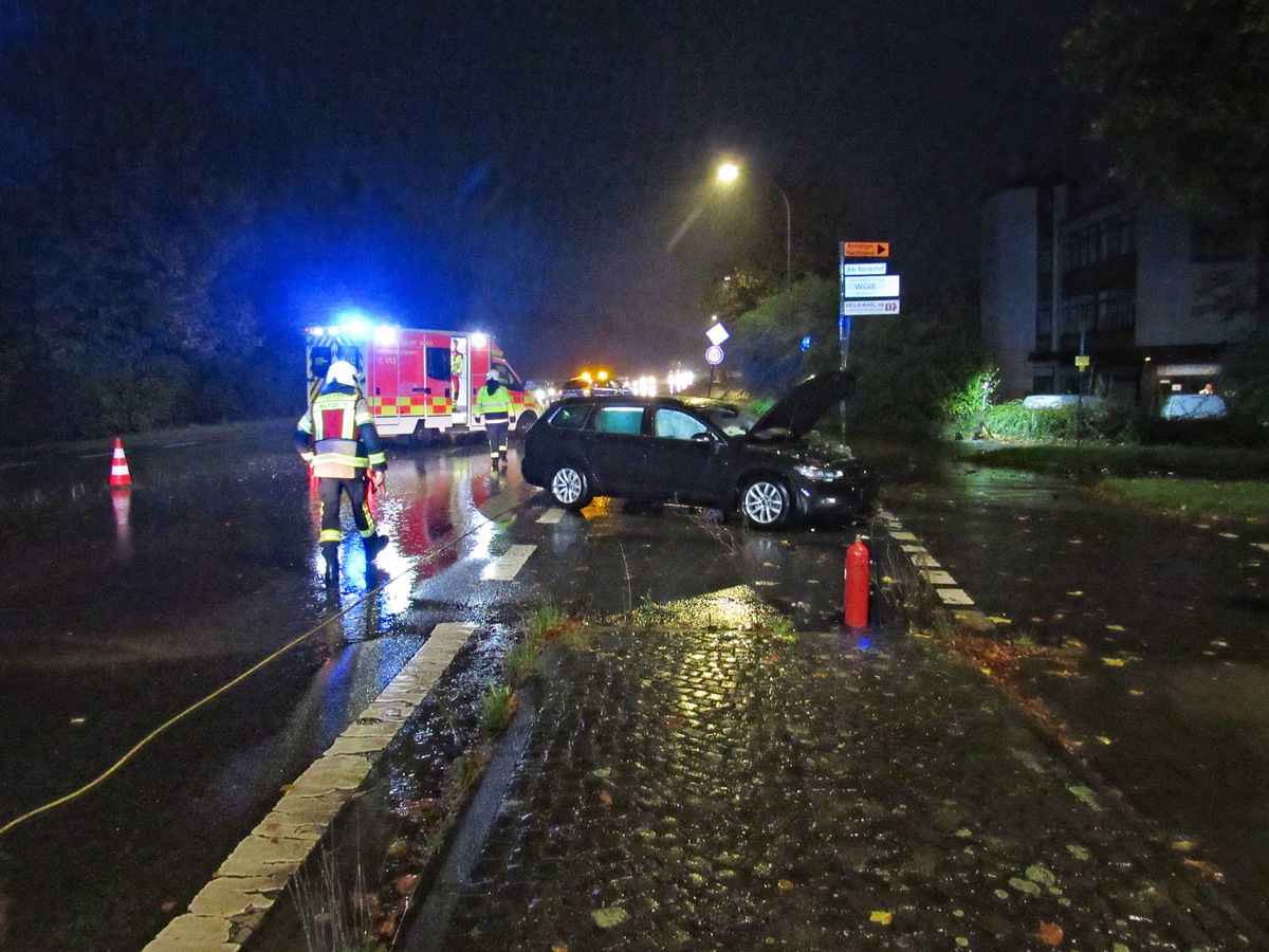 POL-ME: Motorrollerfahrer bei Verkehrsunfall lebensgefährlich verletzt - Mettmann - 2410044