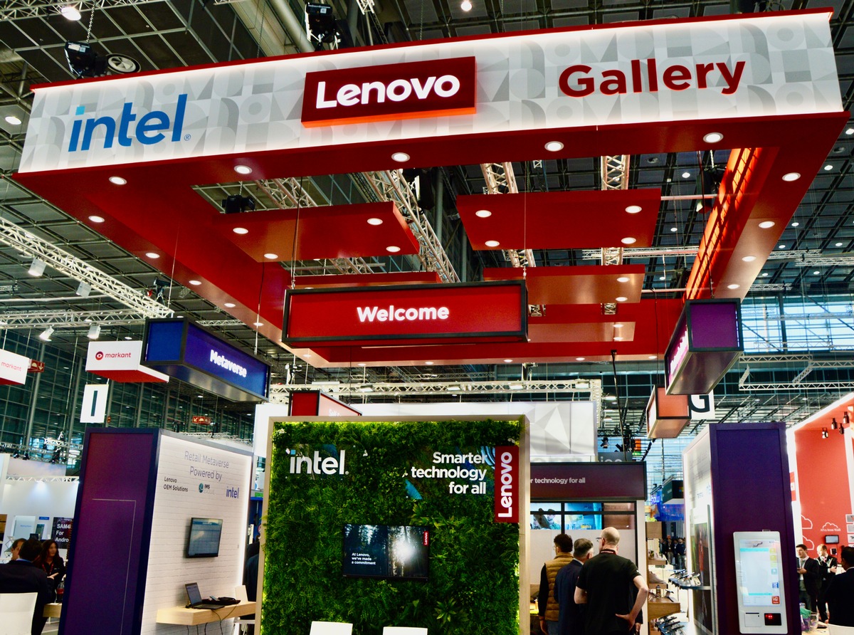 Die Zukunft des Einzelhandels: Lenovo zeigt auf der Euroshop innovative Lösungen für den stationären Handel von morgen