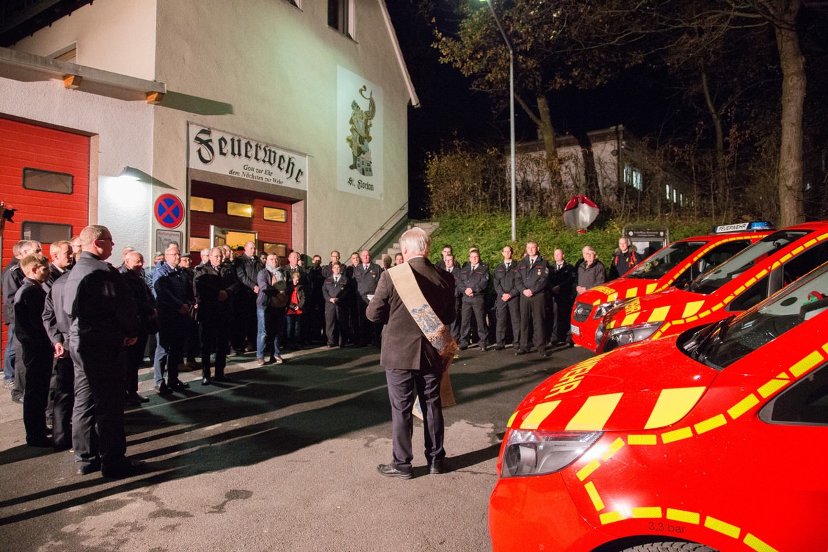 FW Menden: Neue Mannschafts-Transporter für die Feuerwehr Menden