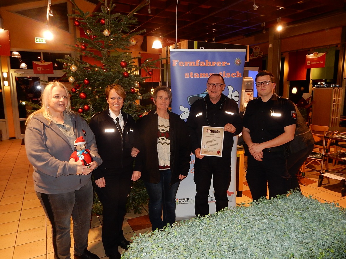 POL-WL: Weihnachtsstimmung beim Fernfahrerstammtisch