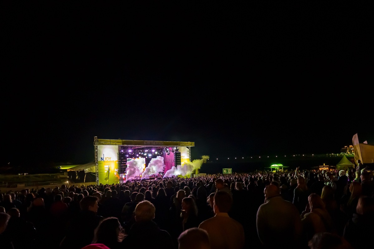 Sonne, Strand und Partysound: twocolors bei N-JOY The Beach in Büsum