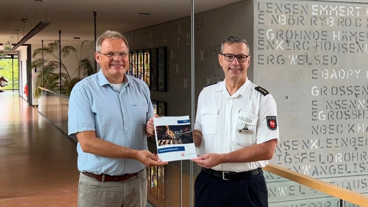 POL-HM: Sicherheitsberichte in der Polizeiinspektion Hameln-Pyrmont/Holzminden übergeben