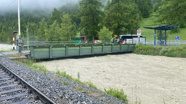 Zermatt infolge Hochwassergefahr nicht erreichbar - Bahnersatz auf dem Abschnitt Visp-Täsch aufgeboten