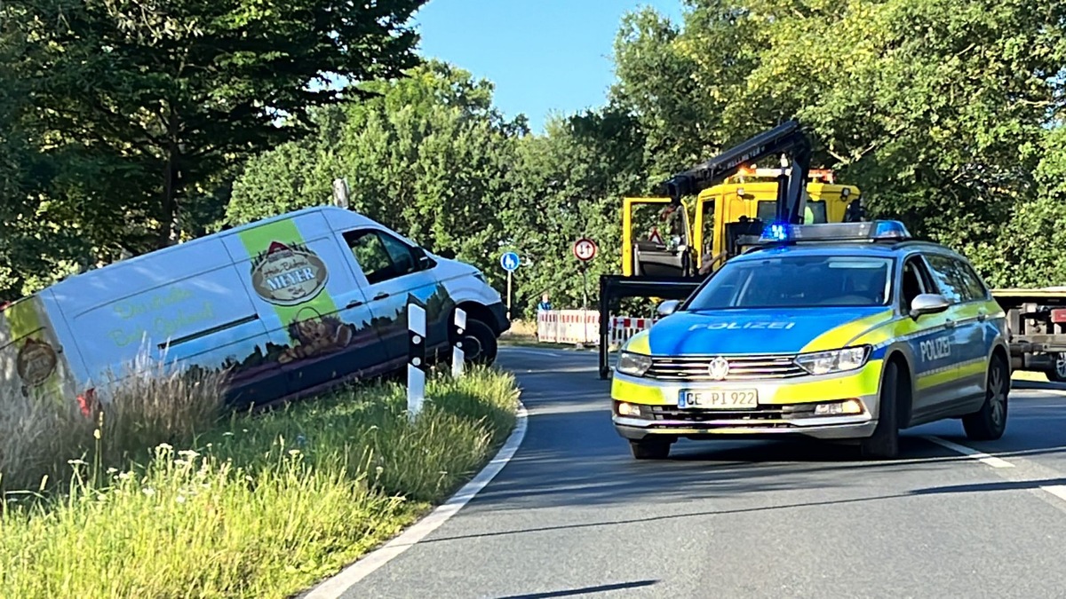 POL-CE: Langlingen - Lieferwagen landet im Graben +++ Polizei sucht Zeugen