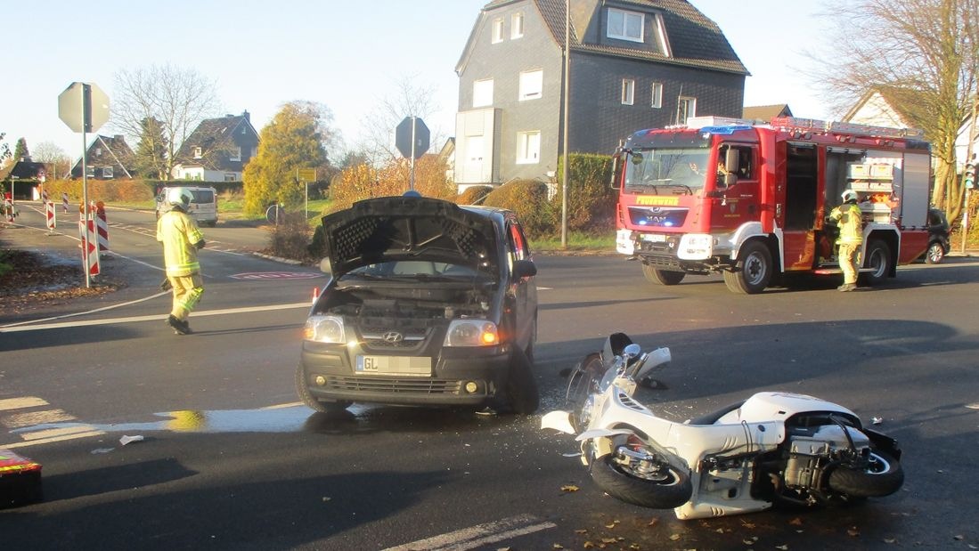 POL-RBK: Wermelskirchen - Rollerfahrer in Dabringhausen schwer verletzt