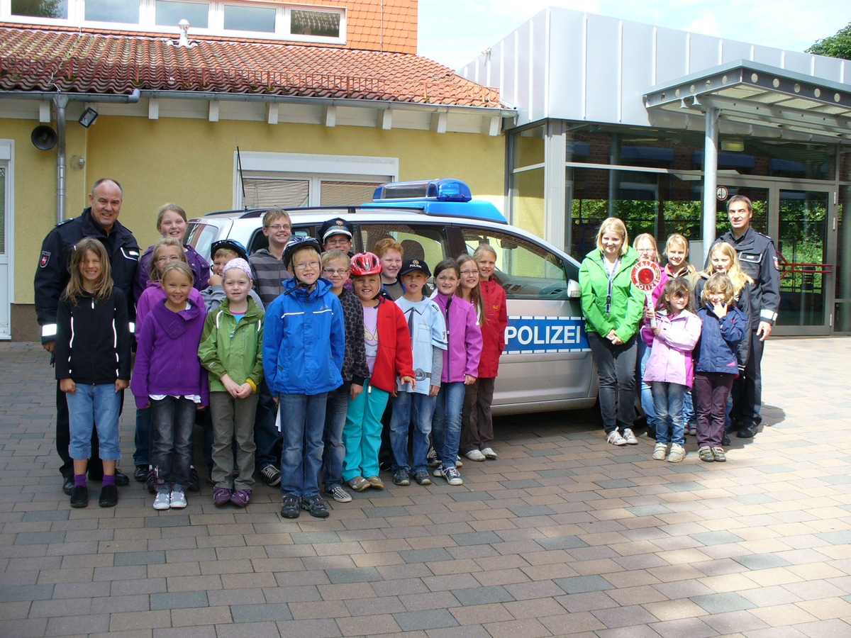 POL-NOM: Ferienpassaktion bei der Polizei in Hattorf (Ber)     -Foto anbei-