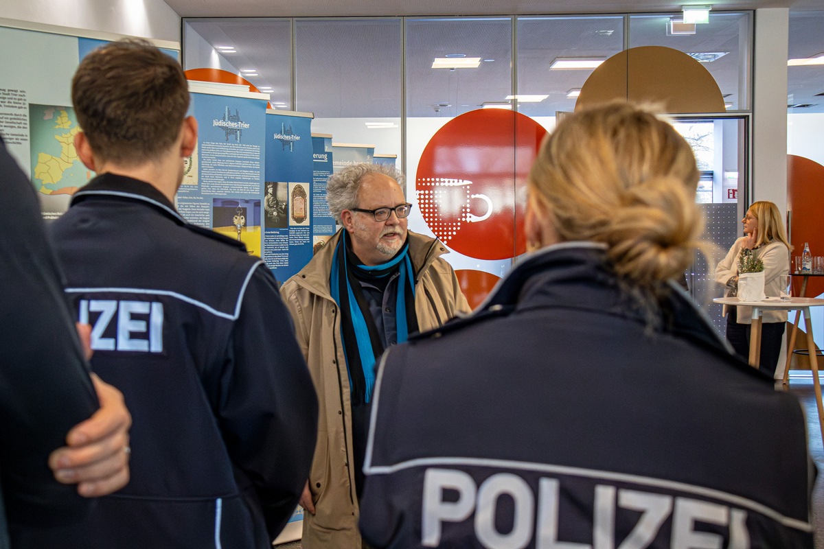 POL-PPTR: Ausstellung &quot;Jüdisches Trier&quot; im Polizeipräsidium Trier