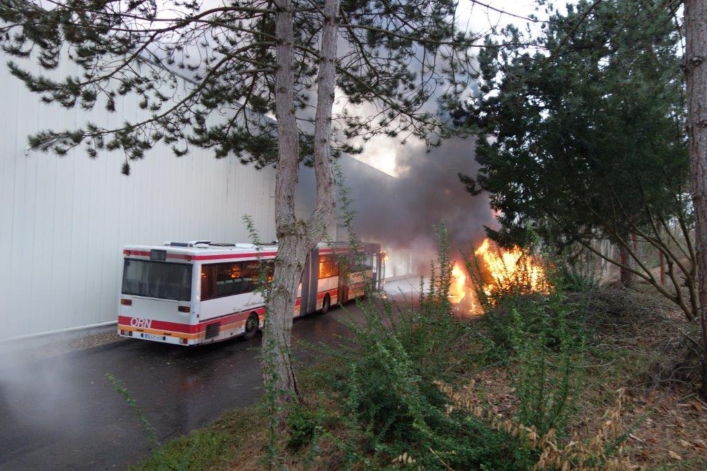 POL-PPMZ: Brand eines Linienbusses