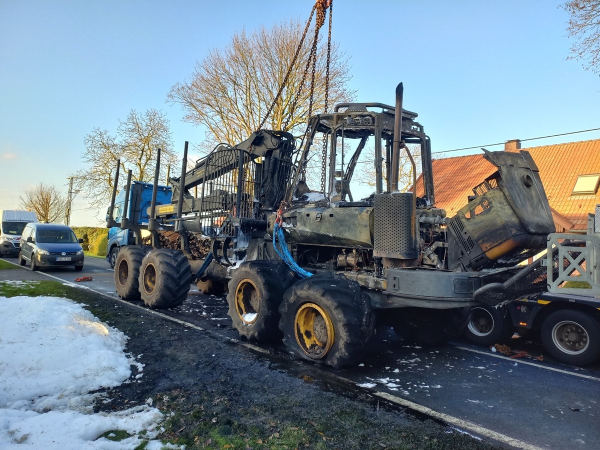 POL-NB: Fahrzeugbrand auf der L 22, Behrenwalde