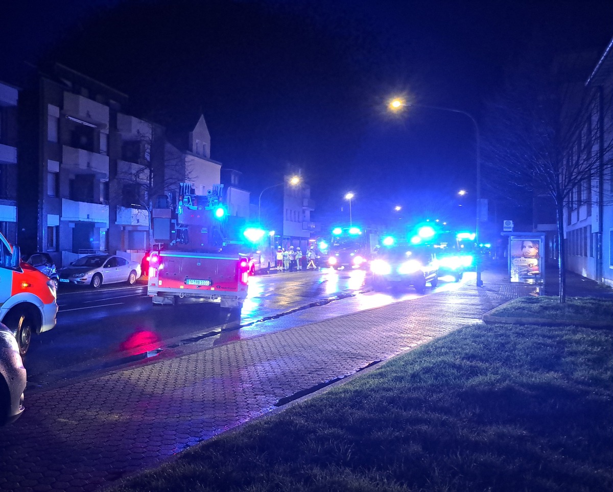 FW Düren: CO-Vergiftung wegen Grill in Wohnung