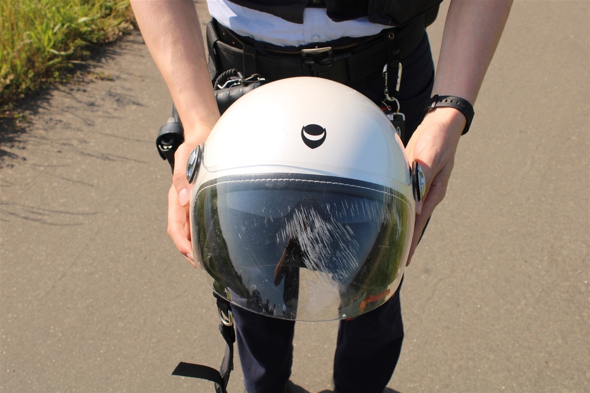 POL-DN: Zweiradfahrer AUFGEPASST! Aufgepasst auf Zweiradfahrer.