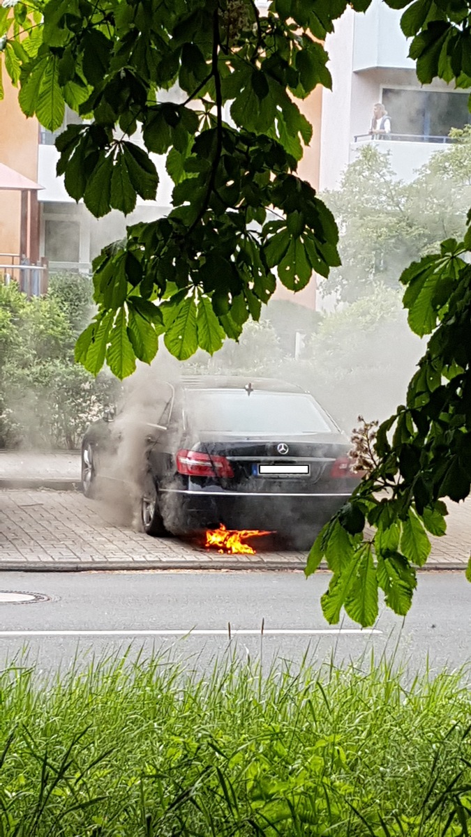 POL-CE: Pkw in Brand geraten