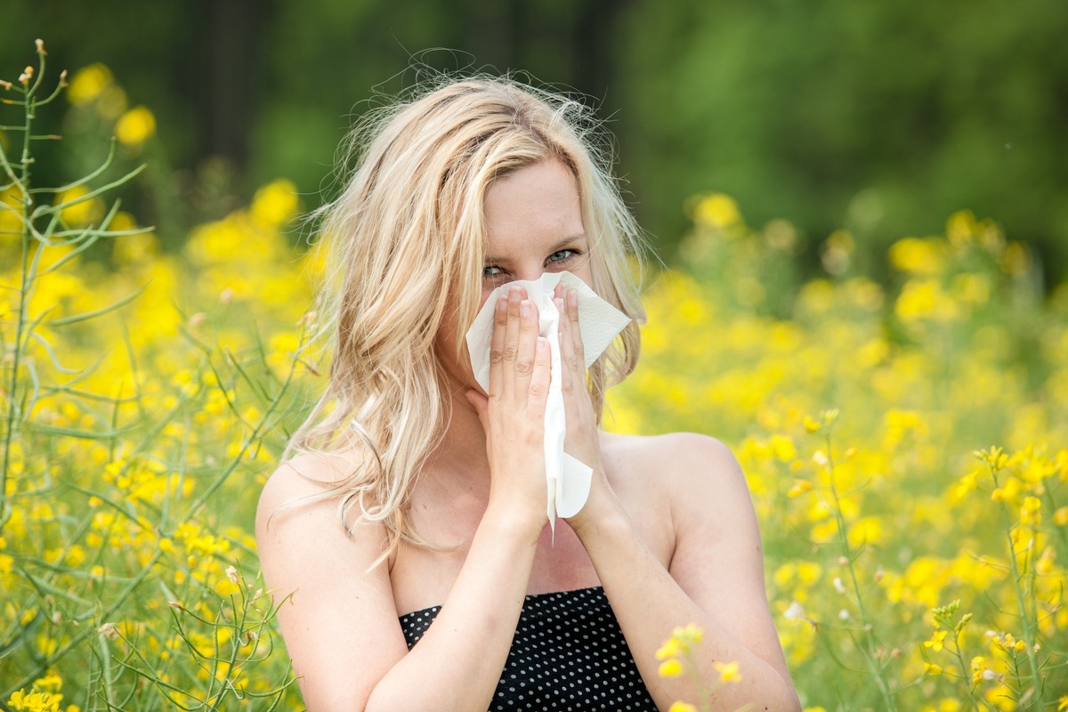 Per l’inizio della primavera le farmacie svizzere lanciano la campagna «Controllo e trattamento delle allergie»